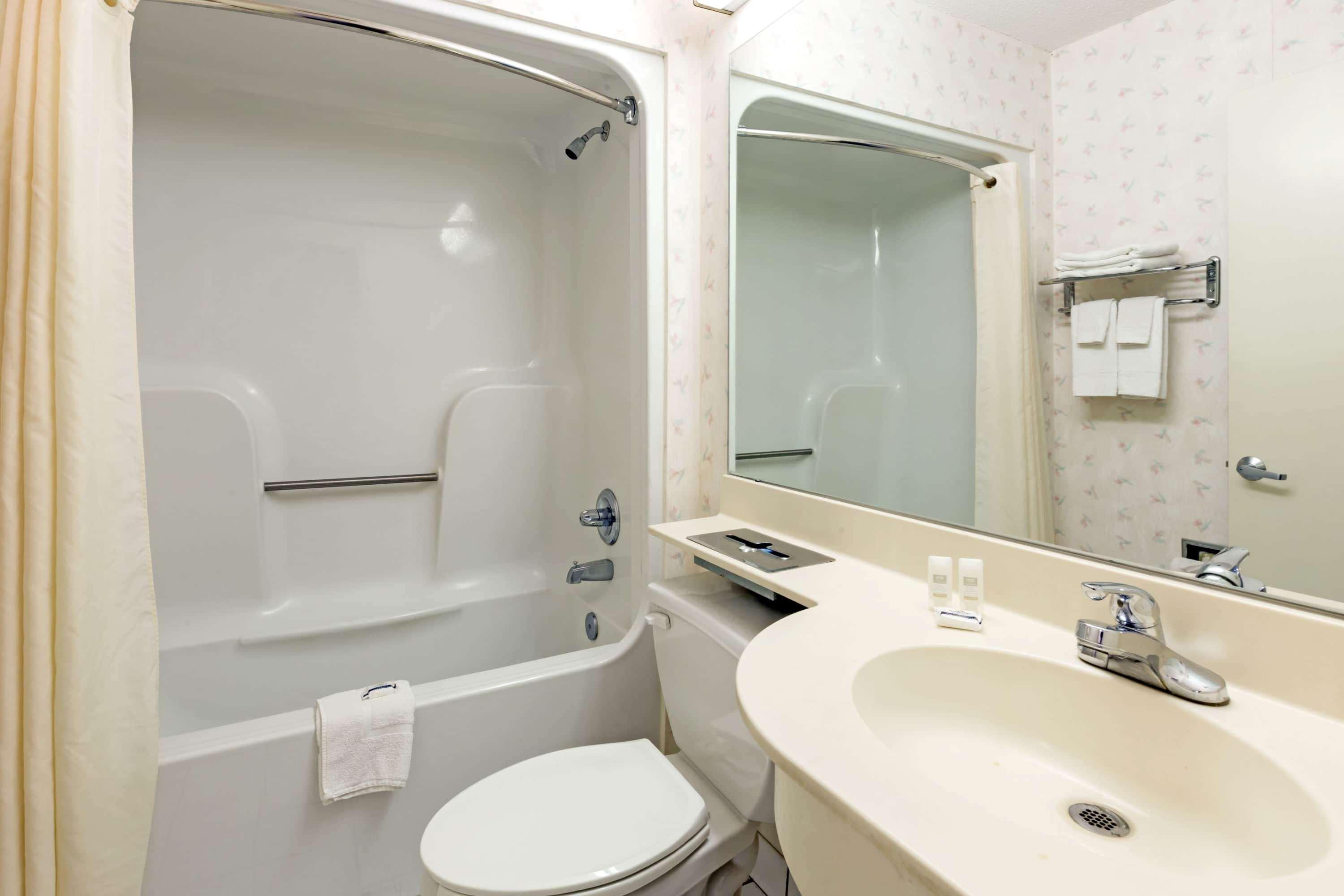 Microtel Inn & Suites By Wyndham Matthews/Charlotte Экстерьер фото