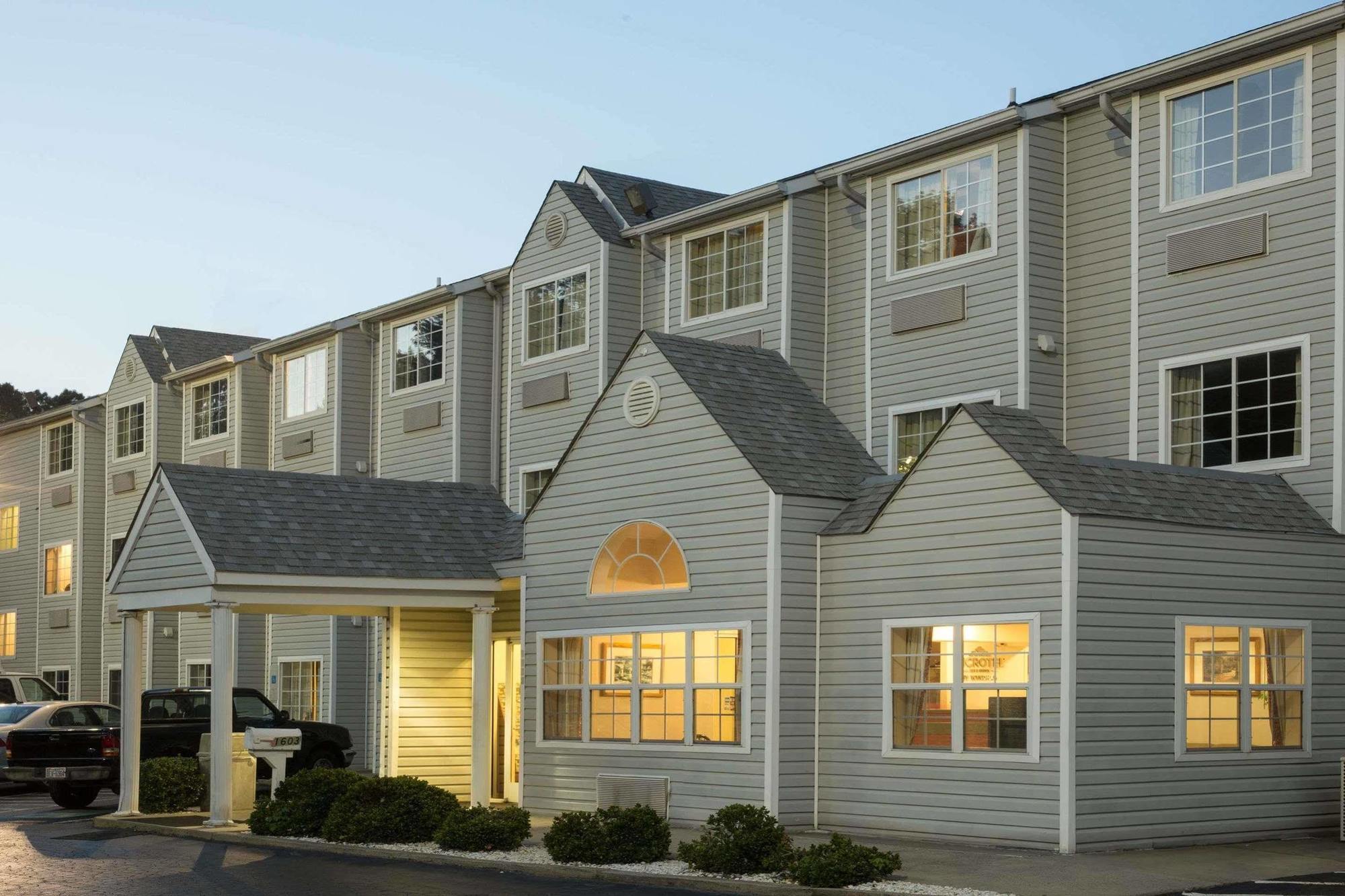 Microtel Inn & Suites By Wyndham Matthews/Charlotte Экстерьер фото